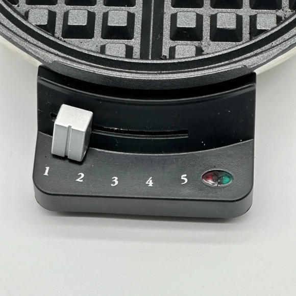 Cuisinart WMR-CA Round Classic Waffle Maker Iron - Tested Works Great - Picture 2 of 7